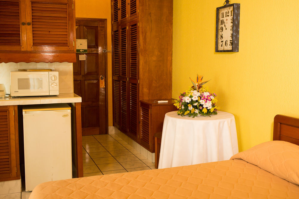 Hotel Mansion Teodolinda Манагуа Екстер'єр фото
